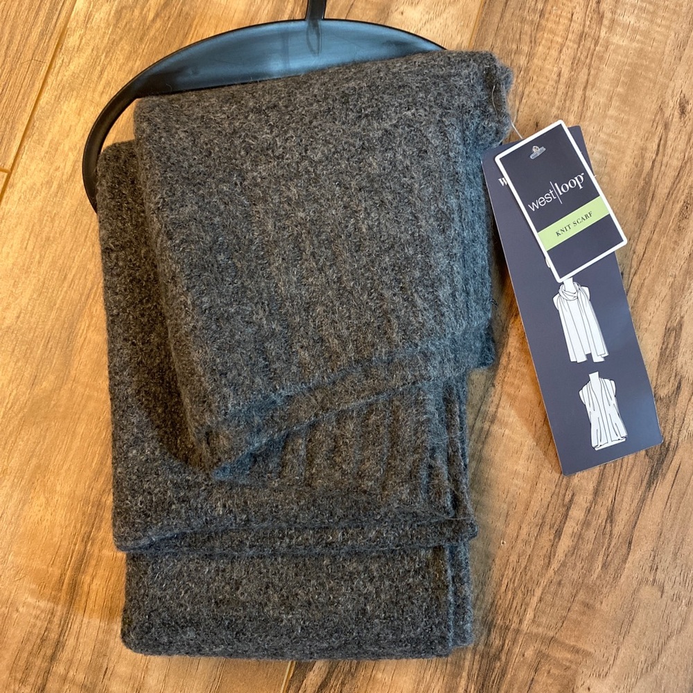 West Loop Knit Scarf One size black or gray